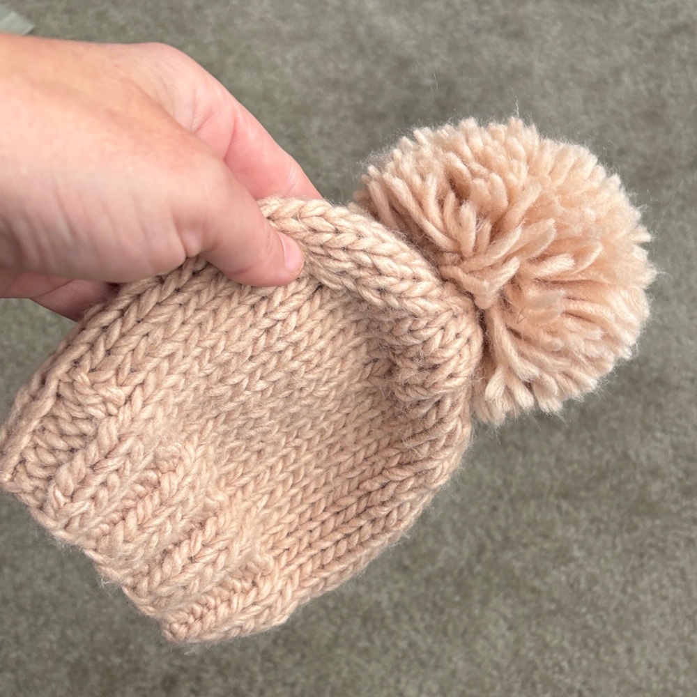 The Blueberry Hill 🫐 Cozy Pink Knit Pom-Pom Beanie for Newborns - Picture 2 of 6